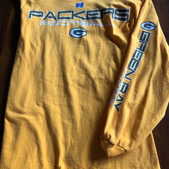 Two long sleeve Green Bay Packer t-shirts. - Picture 4 of 4
